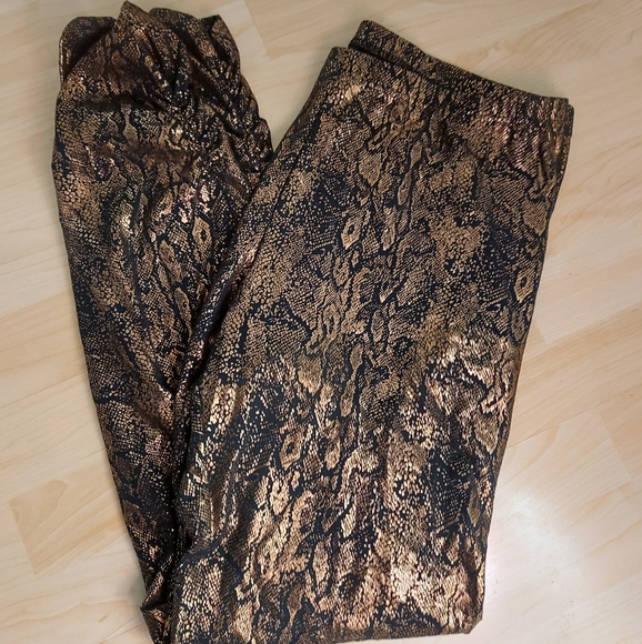 Tina Knowles Black & Gold Stretch Snakeskin Pattern Leggings - Picture 4 of 9